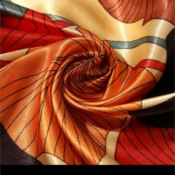 Luxury Plant print silk scarf summer wrap shawl floral design - Picture 3 of 5